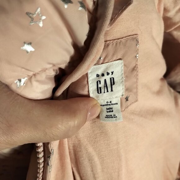 🍉2/40🍉NWOT Baby Gap Puffer Jacket 0-6 Months Salmon Pink Metallic Silver Stars - Picture 8 of 16